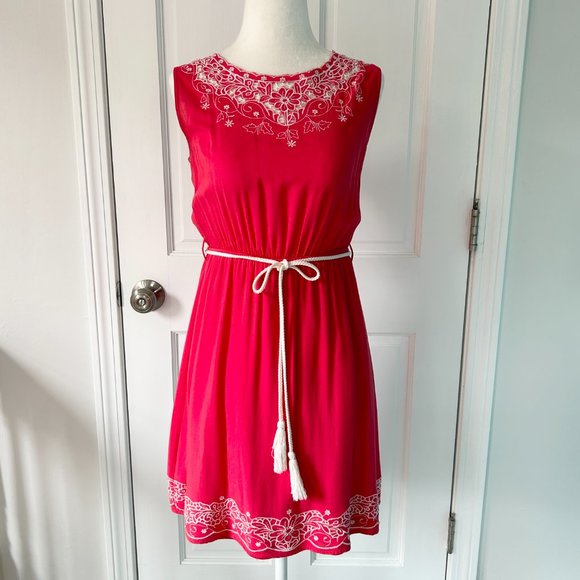 MODCLOTH Romantically Refined My Way Dress (size M) - Picture 1 of 9